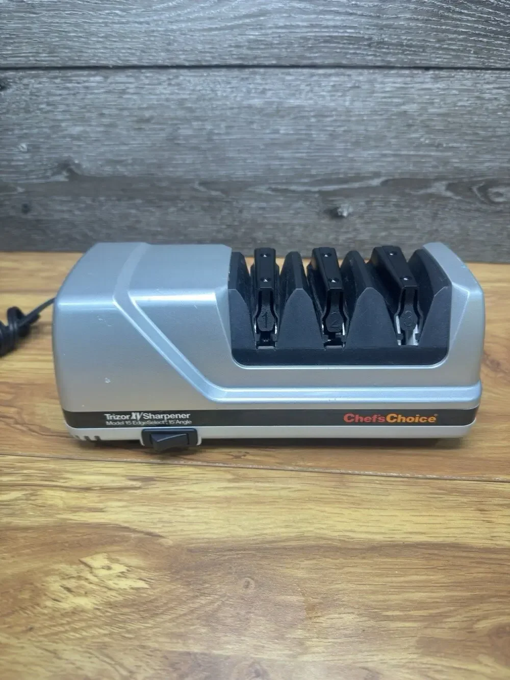 Chef'sChoice Trizor XV Model 15 Electric Knife Sharpener 3-Stage 15°